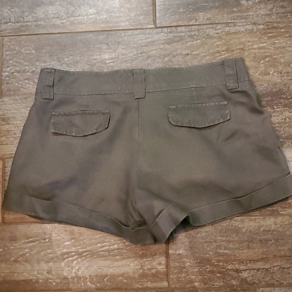 Linen shorts - Picture 6 of 8